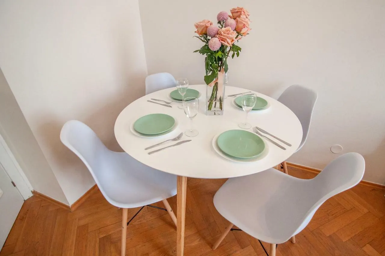 Nejedleho Apartmeet Πράγα Διαμέρισμα