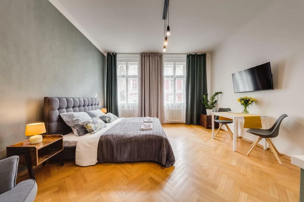 פראג Nejedleho Apartmeet